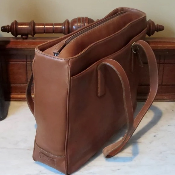 Coach Hamptons Tote/Laptop Bag In British Tan Leather W/ Dual Handles - Picture 3 of 15